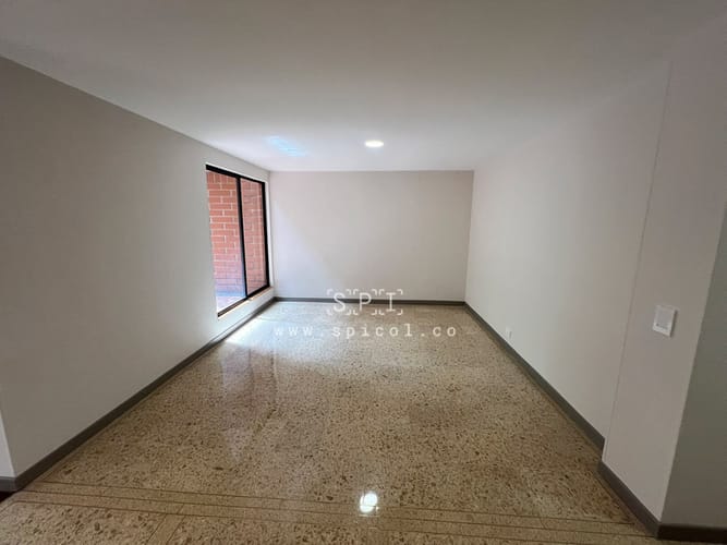 Apartamento de 3 alcobas en venta en La Aguacatala, Medellín, 200 m² · foto 13 de 24