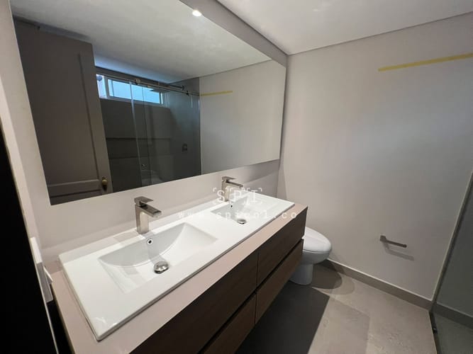 Apartamento de 3 alcobas en venta en La Aguacatala, Medellín, 200 m² · foto 17 de 24