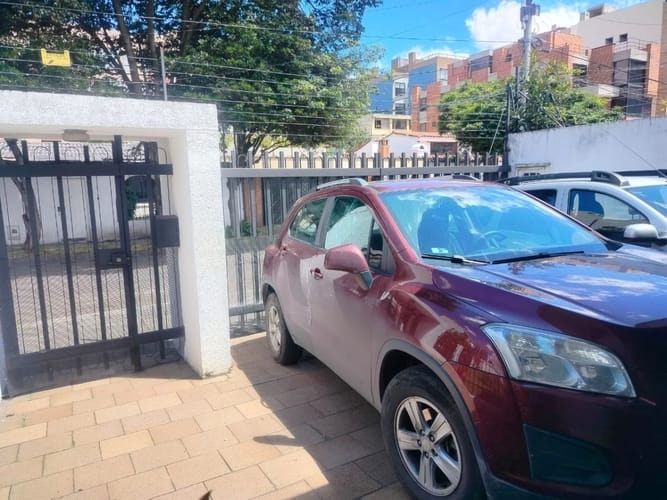 Casa de 4 alcobas en venta en Los Cedros, Bogotá, 405 m² · foto 3 de 24