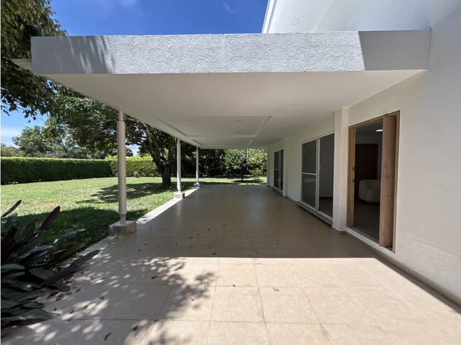 Casa de 5 alcobas en venta en Las Mercedes, Jamundí, 273 m² · foto 3 de 24