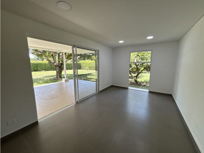 Casa de 5 alcobas en venta en Las Mercedes, Jamundí, 273 m² · foto 11 de 24