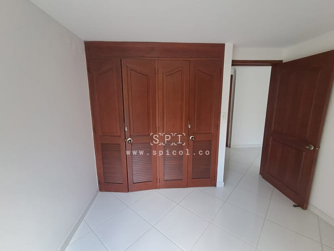 Apartamento de 3 alcobas en venta en La Aguacatala, Medellín, 155 m² · foto 12 de 16