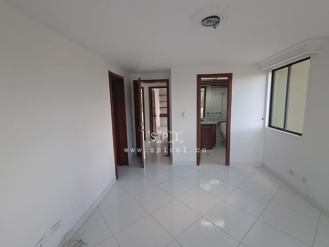 Apartamento de 3 alcobas en venta en La Aguacatala, Medellín, 155 m² · foto 13 de 16