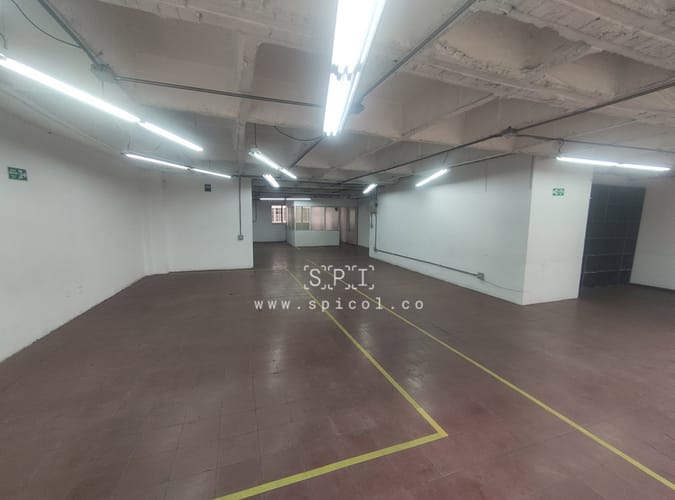 Bodega en arriendo en Perpetuo Socorro, Medellín, 175 m² · foto 2 de 9