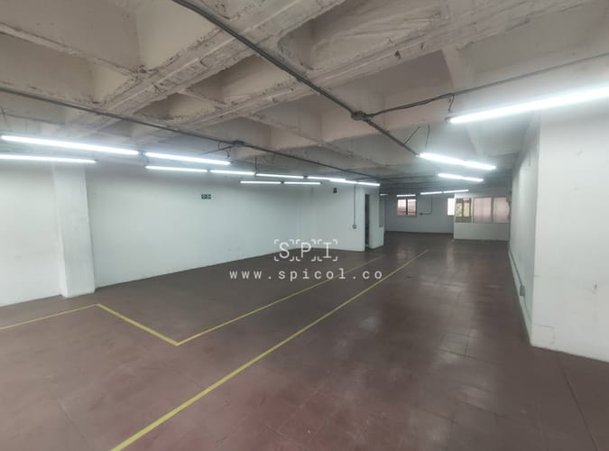 Bodega en arriendo en Perpetuo Socorro, Medellín, 175 m² · foto 3 de 9