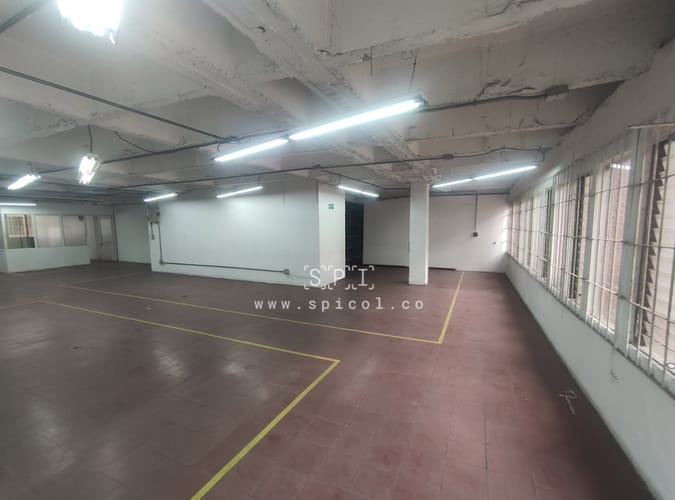 Bodega en arriendo en Perpetuo Socorro, Medellín, 175 m² · foto 4 de 9