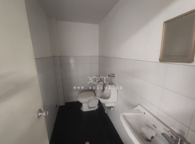 Bodega en arriendo en Perpetuo Socorro, Medellín, 175 m² · foto 5 de 9