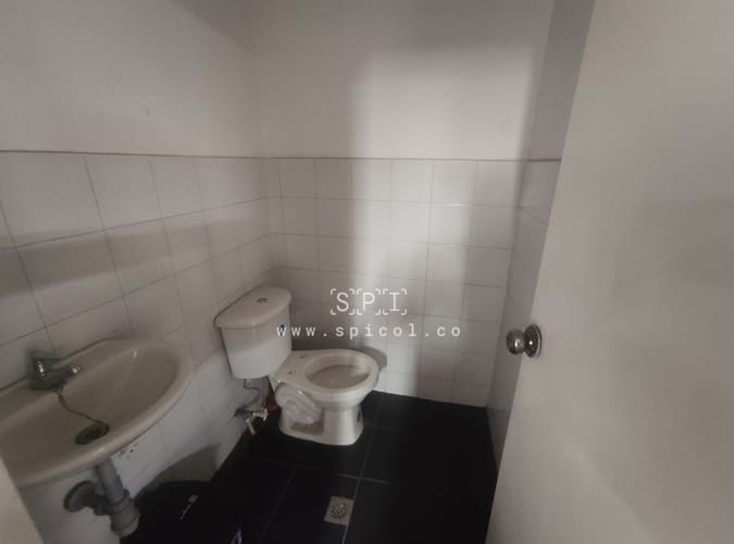 Bodega en arriendo en Perpetuo Socorro, Medellín, 175 m² · foto 6 de 9
