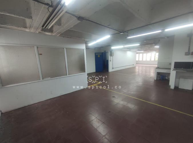 Bodega en arriendo en Perpetuo Socorro, Medellín, 175 m² · foto 8 de 9