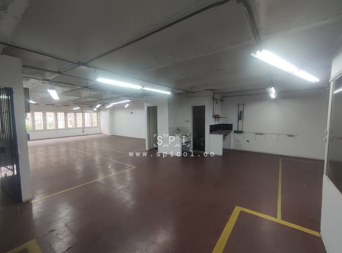Bodega en arriendo en Perpetuo Socorro, Medellín, 175 m² · foto 9 de 9