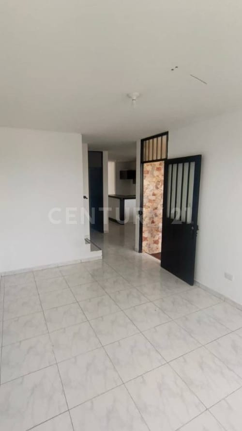 Casa de 4 alcobas en venta en Caños Negros, Villavicencio, 126 m² · foto 4 de 23