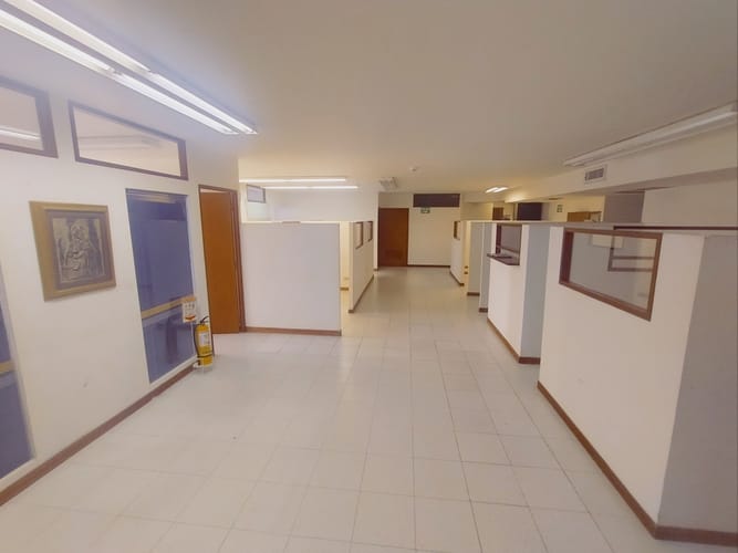 Oficina en arriendo en La Merced, Cali, 416 m² · foto 3 de 23