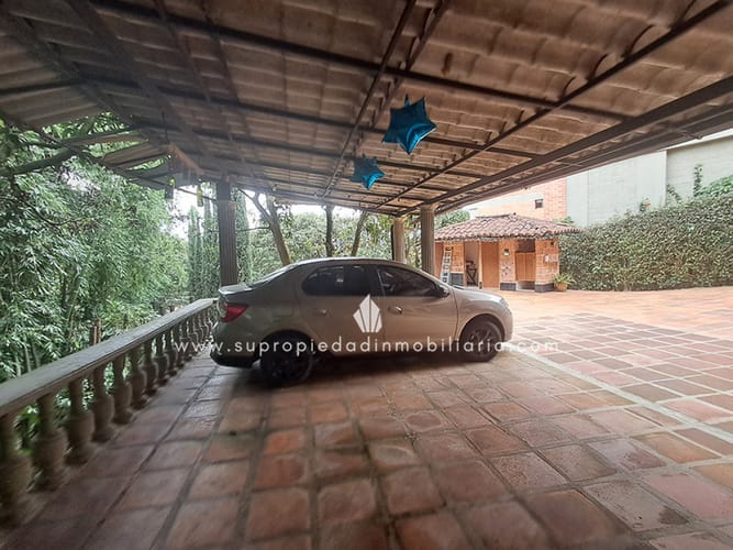 Casa de 5 alcobas en venta en Las Antillas, Envigado, 375 m² · foto 8 de 24