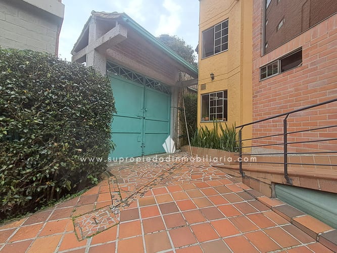 Casa de 5 alcobas en venta en Las Antillas, Envigado, 375 m² · foto 12 de 24