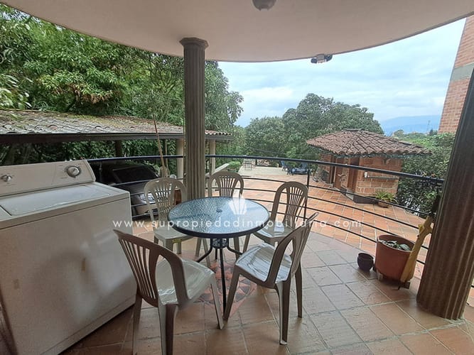 Casa de 5 alcobas en venta en Las Antillas, Envigado, 375 m² · foto 14 de 24