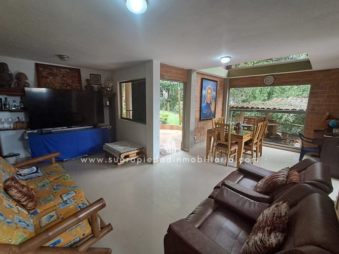 Casa de 5 alcobas en venta en Las Antillas, Envigado, 375 m² · foto 16 de 24