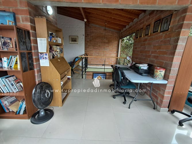Casa de 5 alcobas en venta en Las Antillas, Envigado, 375 m² · foto 18 de 24