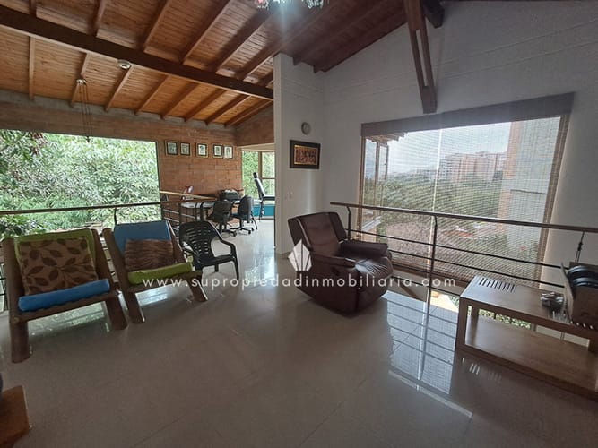 Casa de 5 alcobas en venta en Las Antillas, Envigado, 375 m² · foto 20 de 24