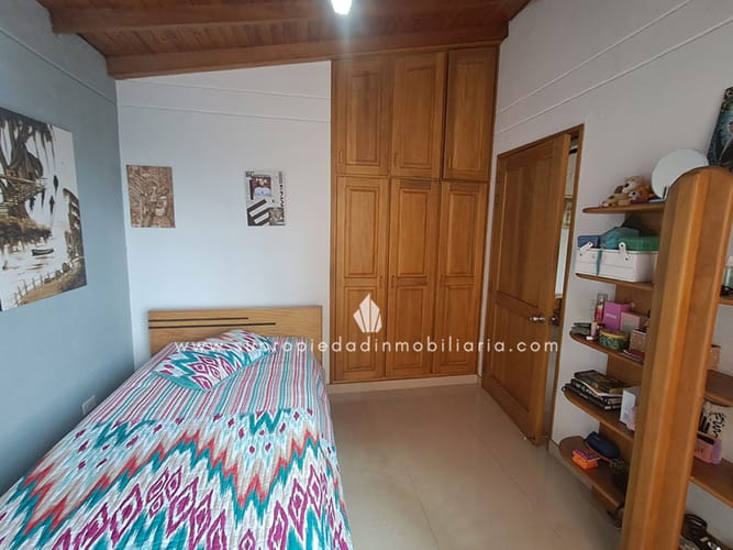 Casa de 5 alcobas en venta en Las Antillas, Envigado, 375 m² · foto 23 de 24