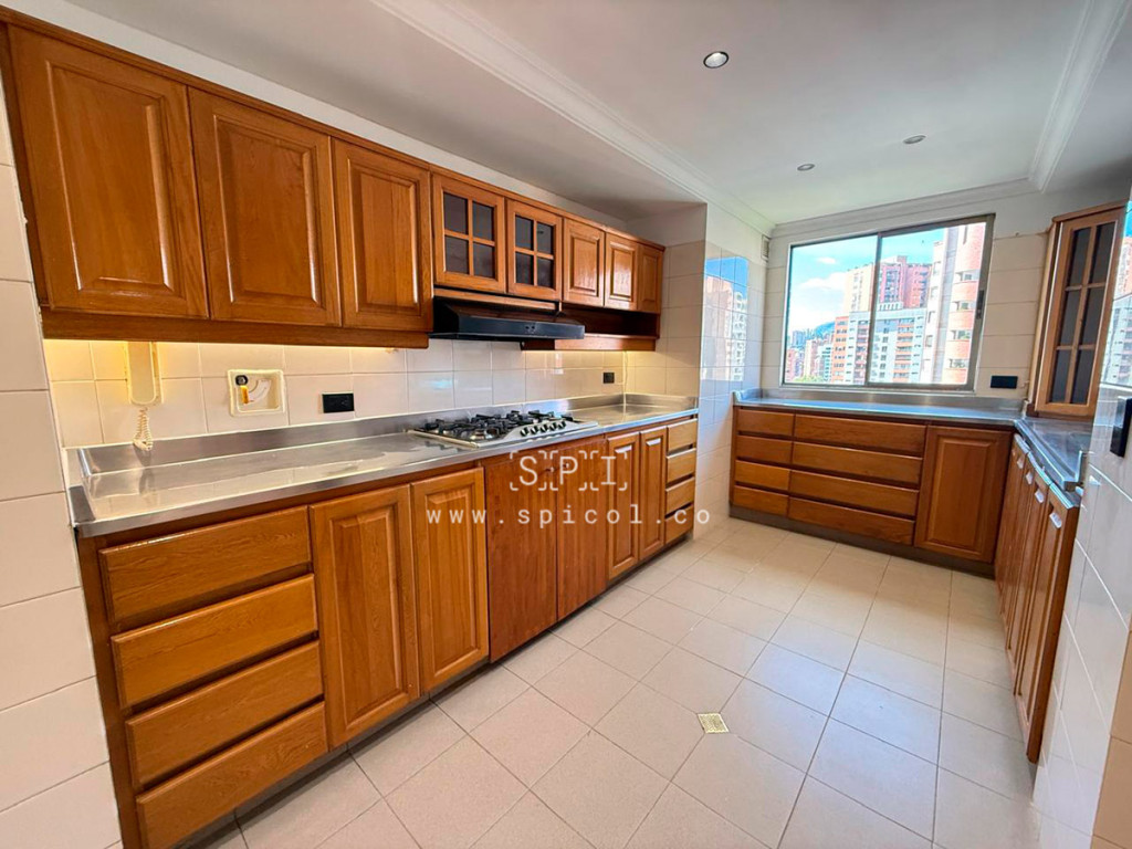 Apartamento en arriendo en Los Balsos, Medellín · foto 2 de 24