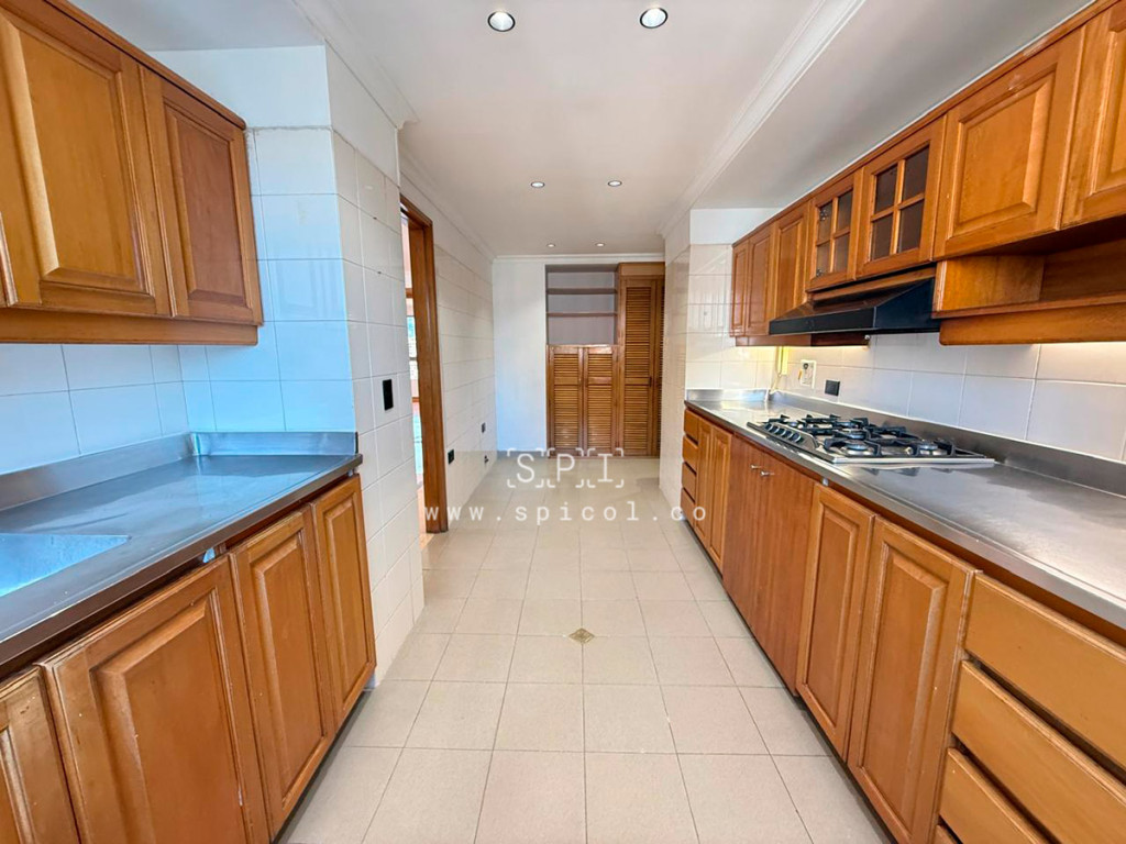 Apartamento en arriendo en Los Balsos, Medellín · foto 3 de 24