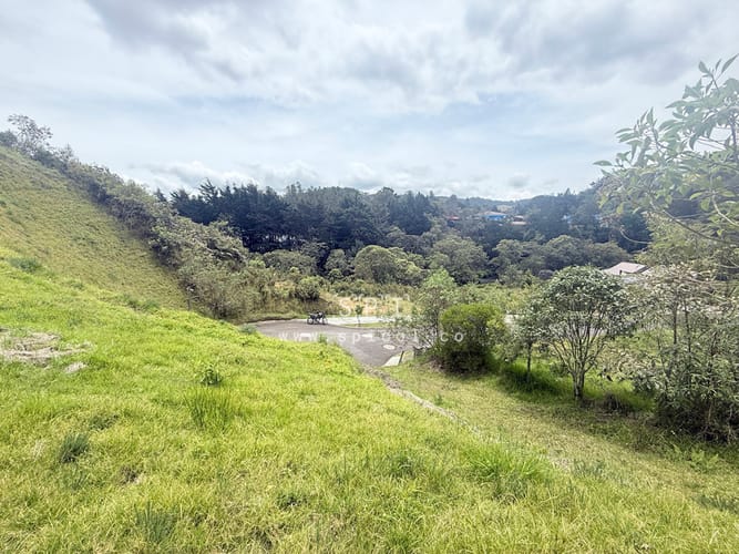 Lote en venta en Loma Del Escobero, Envigado, 2575 m² · foto 6 de 19