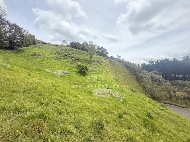 Lote en venta en Loma Del Escobero, Envigado, 2575 m² · foto 7 de 19