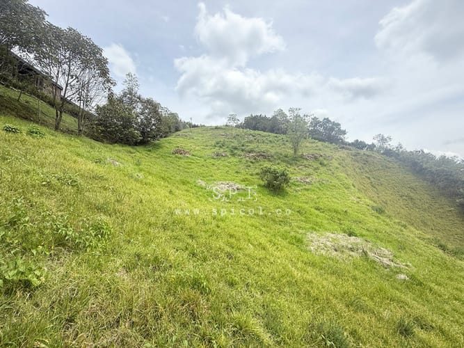 Lote en venta en Loma Del Escobero, Envigado, 2575 m² · foto 10 de 19