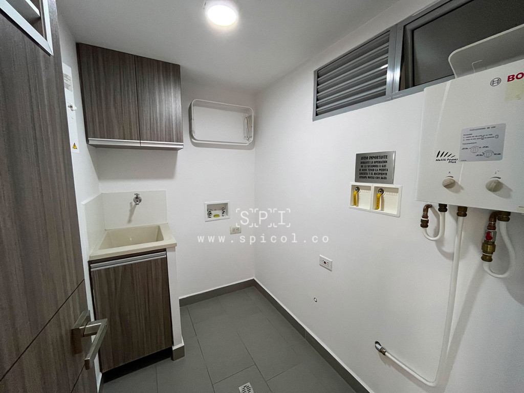Apartamento en arriendo en Loma De Las Brujas, Envigado · foto 8 de 16