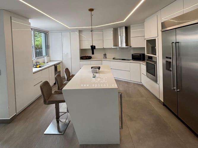 Casa de 4 alcobas en venta en Las Palmas, Medellín, 630 m² · foto 3 de 24