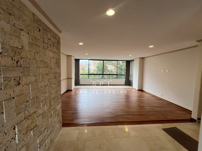 Apartamento de 3 alcobas en arriendo en Los Balsos, Medellín, 145 m² · foto 2 de 24