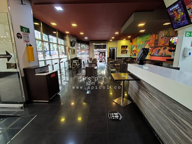 Local en arriendo en La Candelaria, Medellín, 130 m² · foto 3 de 9