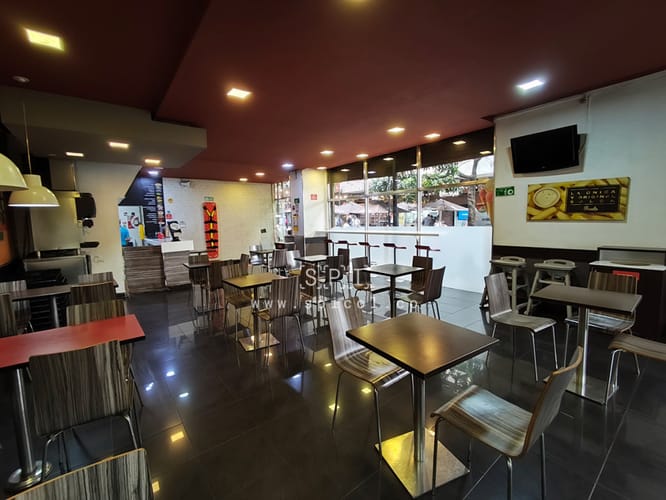 Local en arriendo en La Candelaria, Medellín, 130 m² · foto 7 de 9