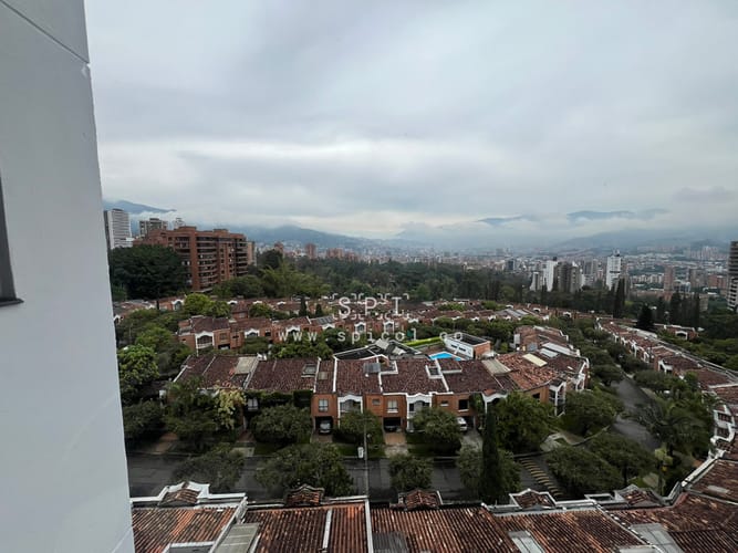 Apartamento de 3 alcobas en arriendo en Los Balsos, Medellín, 145 m² · foto 11 de 24