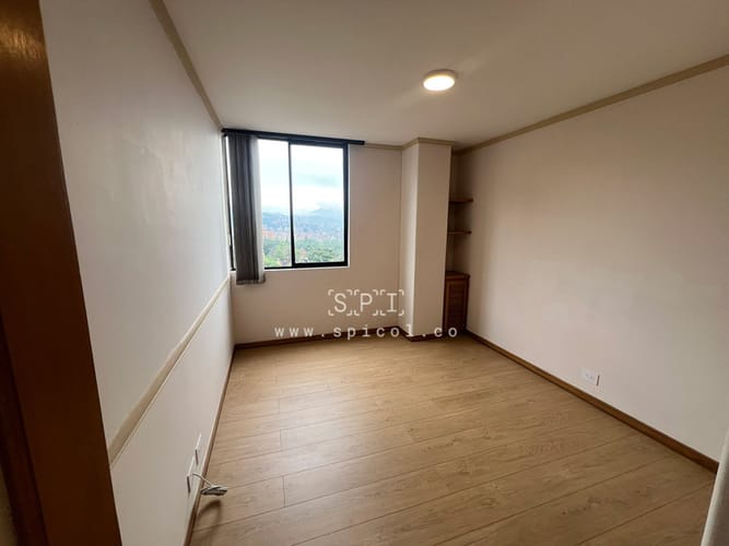 Apartamento de 3 alcobas en arriendo en Los Balsos, Medellín, 145 m² · foto 19 de 24