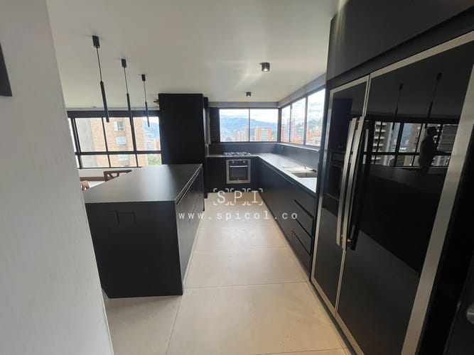 Apartamento de 3 alcobas en arriendo en La Florida, Medellín, 185 m² · foto 3 de 24