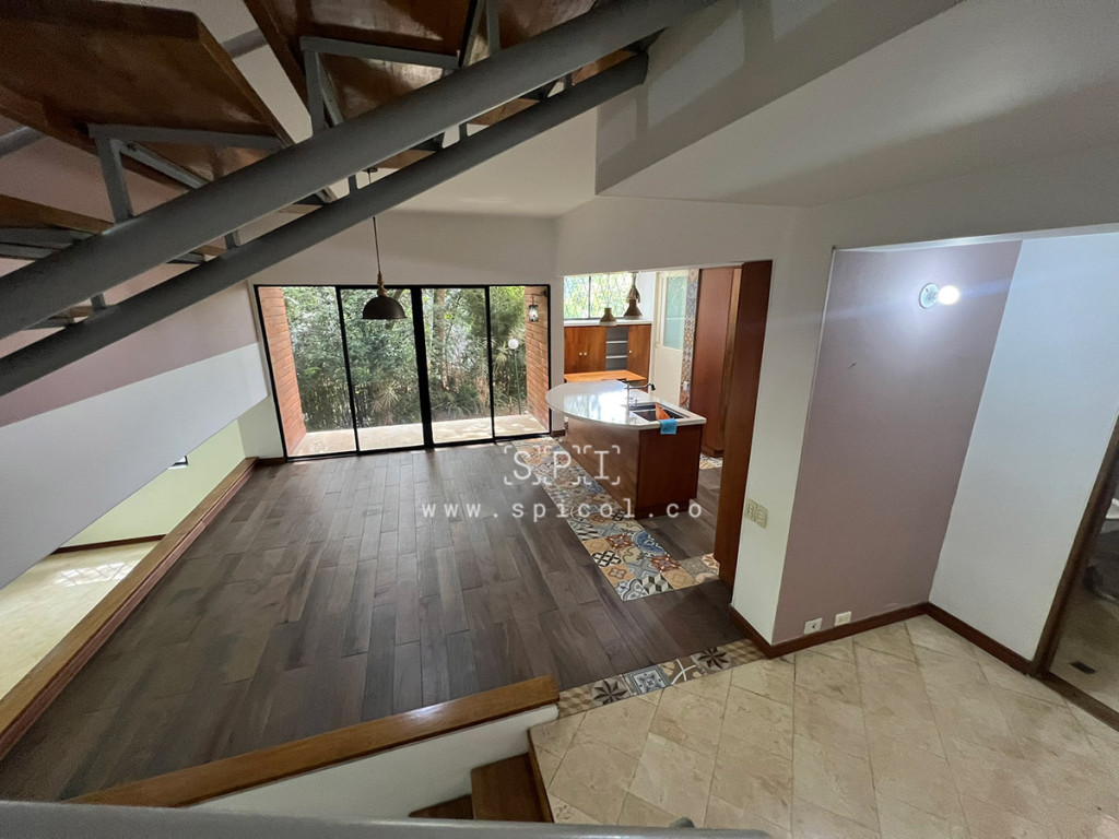 Casa en arriendo en El Poblado, Medellín · foto 2 de 24