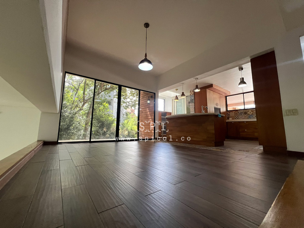 Casa en arriendo en El Poblado, Medellín · foto 3 de 24