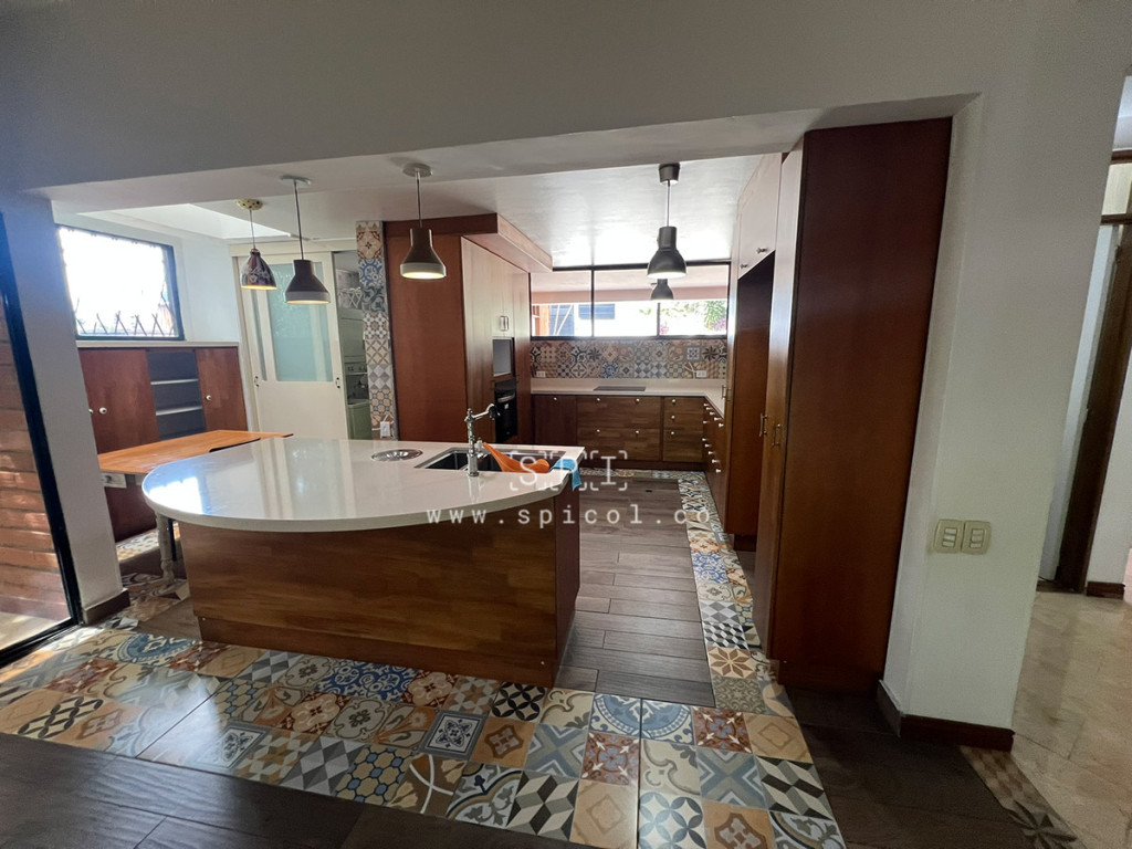 Casa en arriendo en El Poblado, Medellín · foto 13 de 24