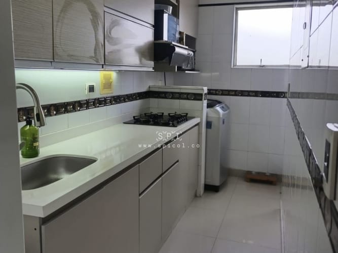 Casa de 5 alcobas en venta en Loma De Los Bernal, Medellín, 156 m² · foto 5 de 20