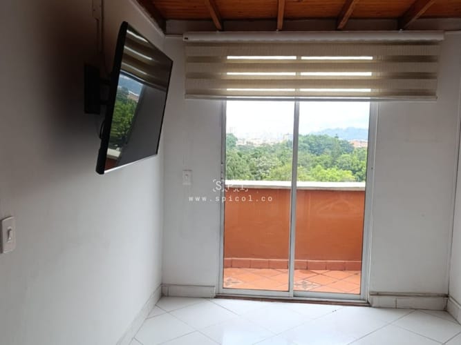 Casa de 5 alcobas en venta en Loma De Los Bernal, Medellín, 156 m² · foto 8 de 20