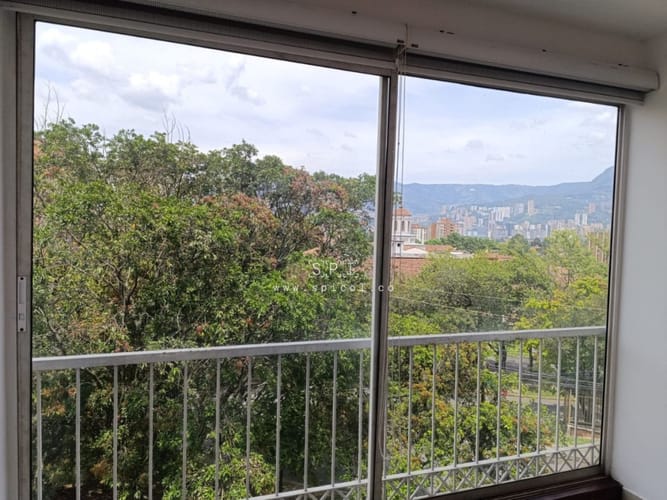 Casa de 5 alcobas en venta en Loma De Los Bernal, Medellín, 156 m² · foto 12 de 20