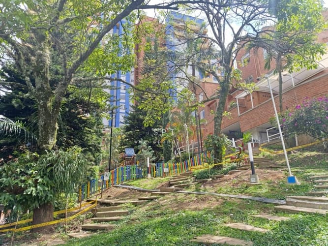 Casa de 5 alcobas en venta en Loma De Los Bernal, Medellín, 156 m² · foto 14 de 20