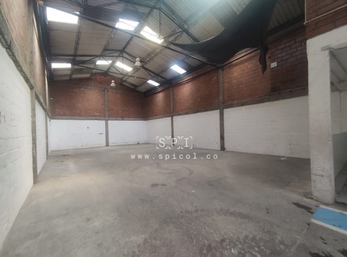 Bodega en arriendo en El Chagualo, Medellín, 500 m² · foto 2 de 22