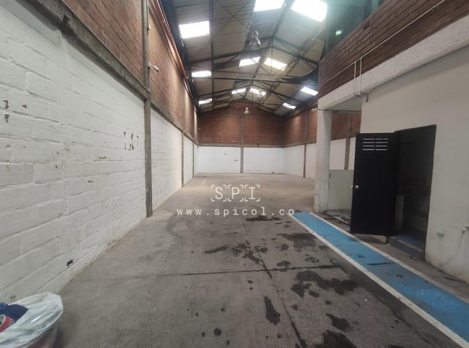 Bodega en arriendo en El Chagualo, Medellín, 500 m² · foto 3 de 22