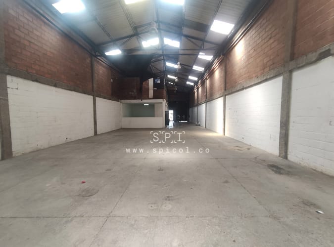 Bodega en arriendo en El Chagualo, Medellín, 500 m² · foto 4 de 22
