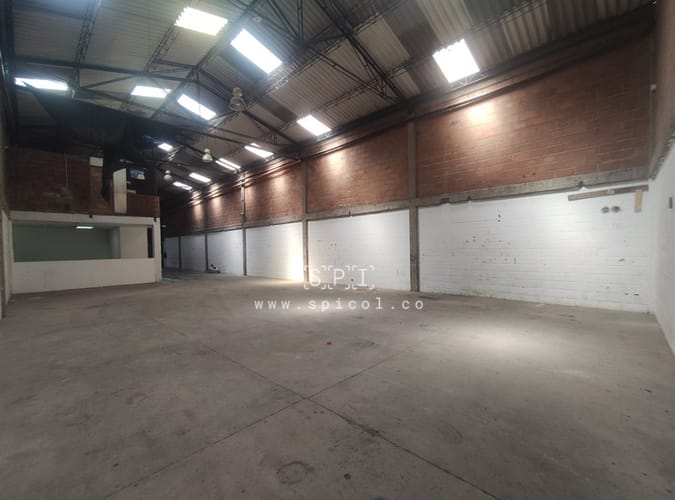 Bodega en arriendo en El Chagualo, Medellín, 500 m² · foto 6 de 22