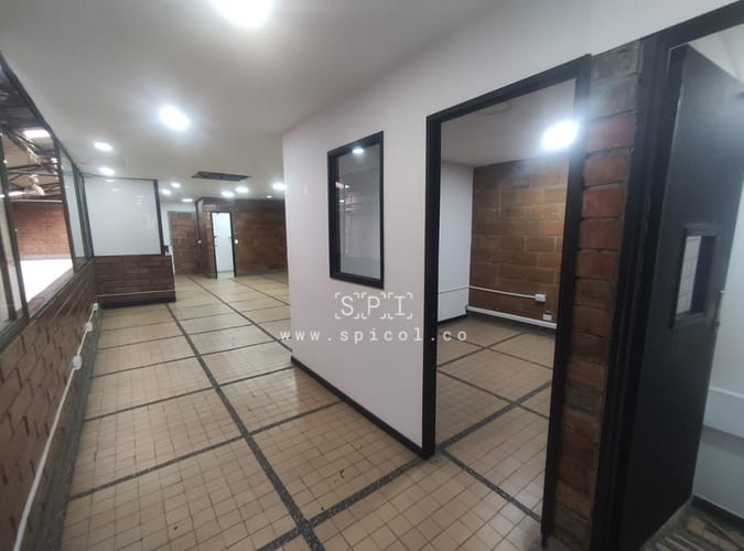 Bodega en arriendo en El Chagualo, Medellín, 500 m² · foto 15 de 22