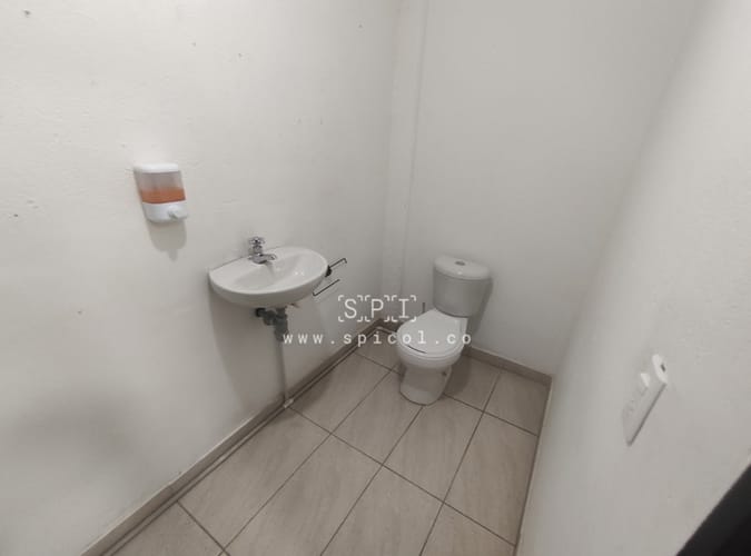 Bodega en arriendo en El Chagualo, Medellín, 500 m² · foto 17 de 22