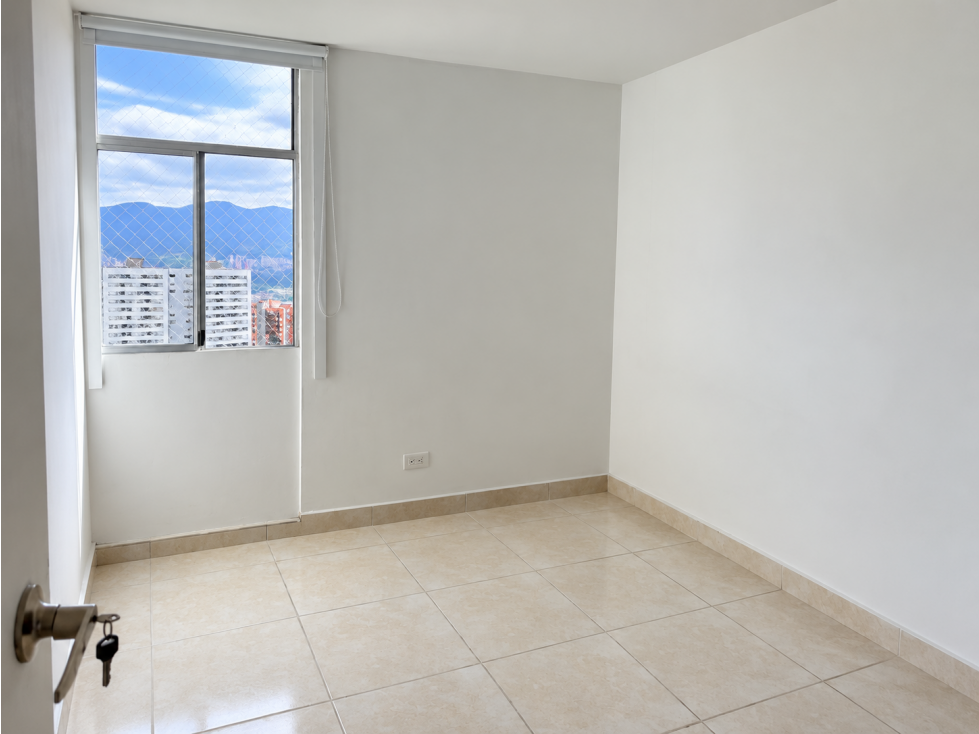 Apartamento en venta en Loma Del Indio, Medellín · foto 5 de 9